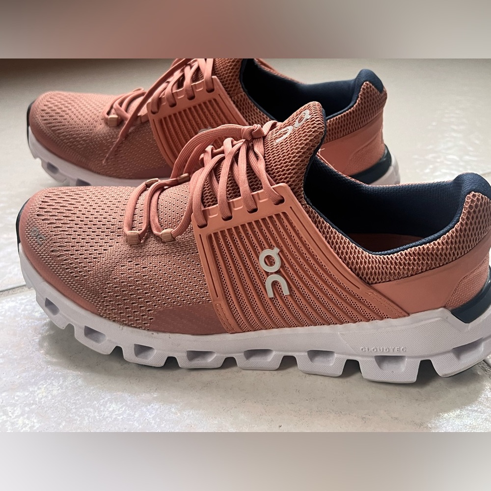 Barely used on running on cloud shoes! Mauve pink! Size 7.5